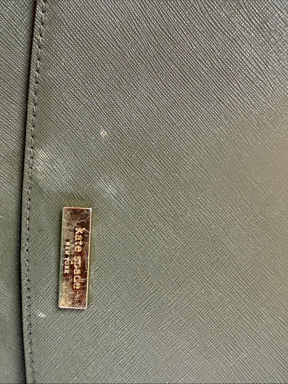 kate spade leather crossbody with gold chain - Picture 3 of 3